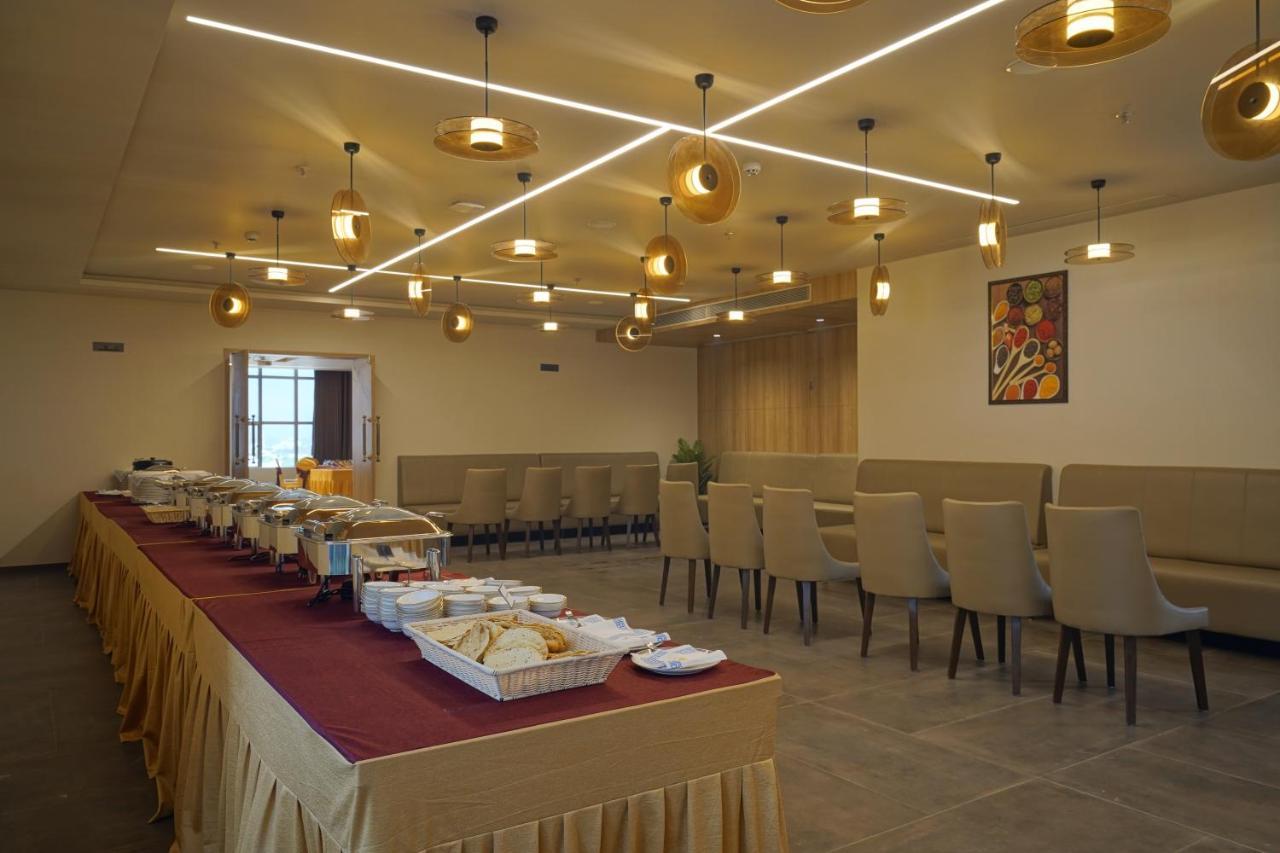 The Galleria Hotel Rajkot Dış mekan fotoğraf
