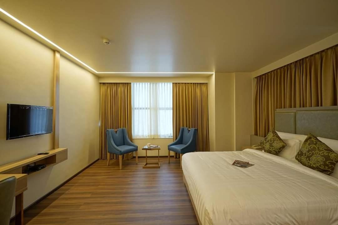 The Galleria Hotel Rajkot Dış mekan fotoğraf